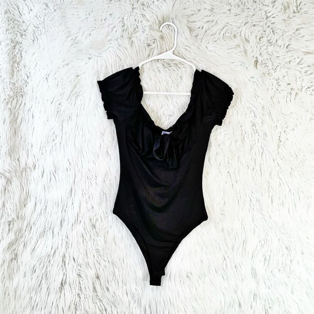 Princess Polly Medina Black puff sleeve Bodysuit Size 4 Casual - Picture 3 of 7
